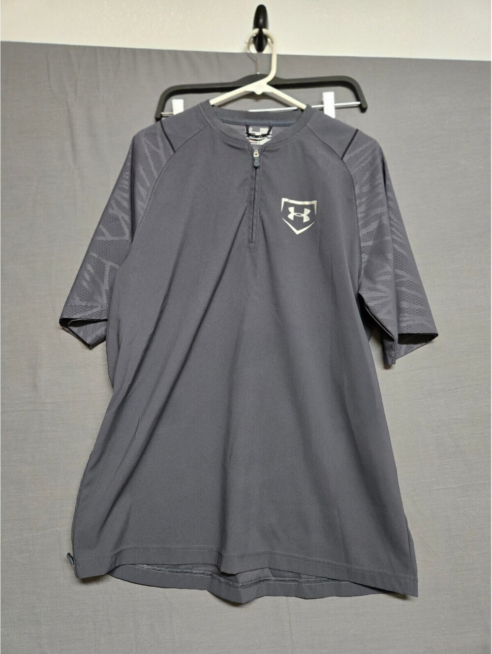 Under Armour Gray Short Sleeve Quarter Zip Athletic Top Medium
